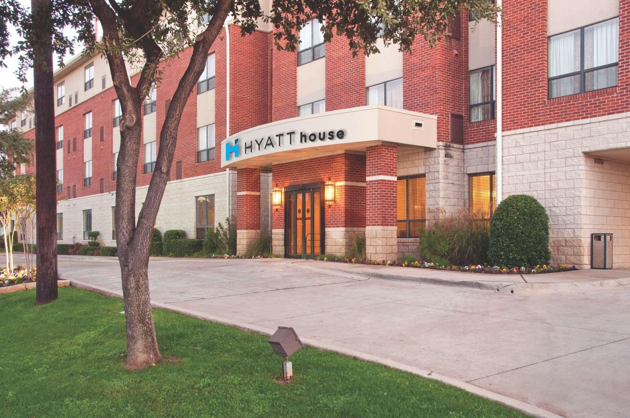 Hyatt House Dallas Uptown Экстерьер фото